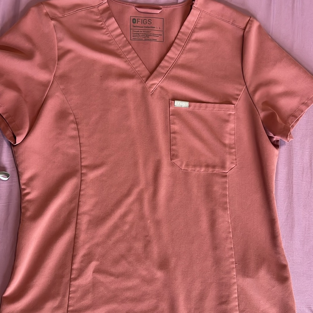 FIGS scrub set -yola pants -slim catalina one pocket top - Picture 3 of 8